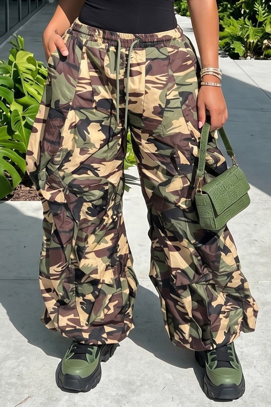 CAMO ELASTIC WAIST HIGH RISE BAGGY JOGGER PANT WITH RUFFLES